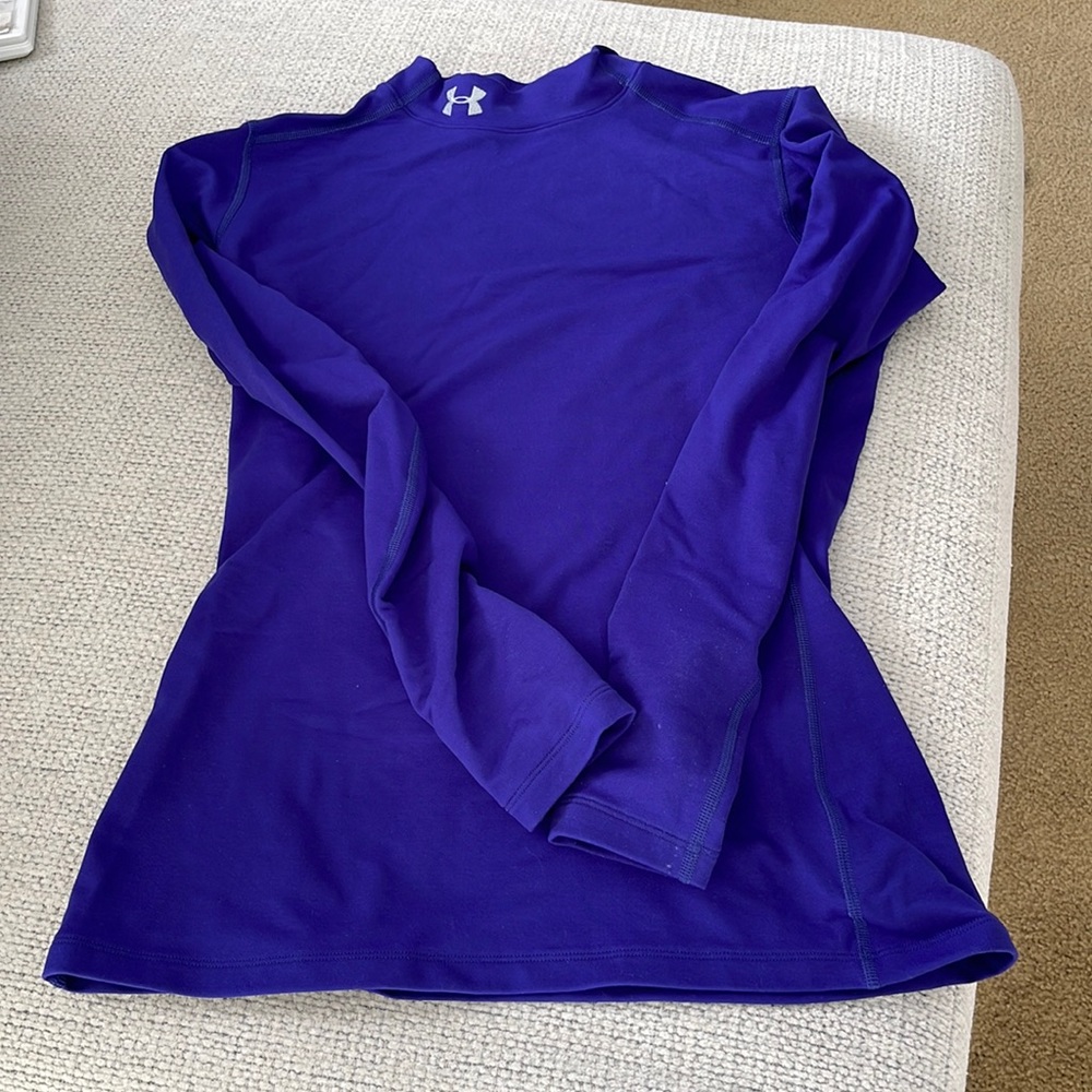 Under Armour sz large semi fitted cold gear